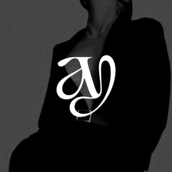 Meet your Posher, J - Picture 1 of 1